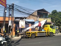 Dinas PUPR Depok Targetkan Penurunan Kabel Udara Selesai di Akhir Oktober