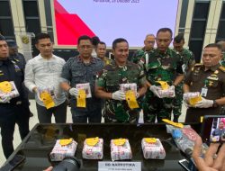 Pangdam XII/Tpr Serahkan Tersangka dan Barang Bukti Sabu 11 Kilogram Kepada BNNP Kalbar