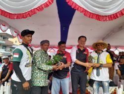 PPBI Berikan Bongsai Kepada Bupati