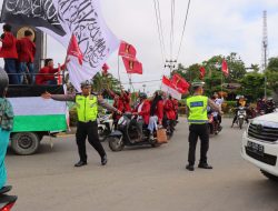 Personil Operasi Mantap Brata Polres Sintang Amankan Aksi Kemanusiaan Bela Palestina Sintang