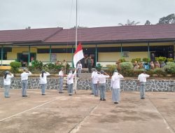 Danramil Koramil 1204 – 07 / Tayan Hilir Jadi Inspektur Upacara ( IRUP) Di SMA N 1 Tayan Hilir