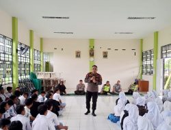 Kapolsek Pontianak Barat berikan edukasi dan sosialisasi bahaya bullying.