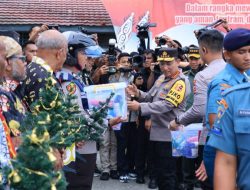 Wujudkan Pemilu Damai, Panglima TNI dan Kapolri Gelar Kegiatan Bhakti Sosial dan Bhakti Kesehatan