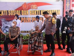 Kapolri Dan Panglima TNI Berikan Bantuan Kesehatan Gratis Di Maluku