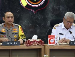 Polda Kalbar Menggelar Rapat Koordinasi Lintas Sektoral Bersama Stakeholder Terkait guna Memastikan Kesiapan Pengamanan Natal tahun 2023 dan Tahun Baru 2024