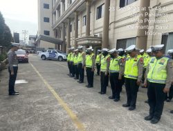 Satgas Kamseltibcar Lantas OMB Kapuas Polda Kalbar Tetap Konsisten Laksanakan Tugas Pokok Dan Fungsinya Meski di Hari Libur Natal