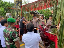 Polres Melawi Gelar Tradisi Penerimaan Anggota Baru sebagai Warga Kabupaten Melawi