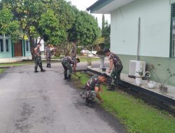 Ciptakan Lingkungan Bersih Dan Sehat, Anggota Kodim 1204 /Sanggau Laksanakan Pembersihan Pangkalan