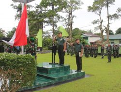 Pimpin Upacara 17’an Pada Awal Tahun, Kasdim 1206/Putussibau Bacakan Amanat Panglima TNI