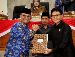 Rapat Paripurna, Pj. Bupati Tanggapi Rekomendasi Atas LKPJ tahun 2023 dan Sampaikan Nota Pengantar Raperda RT,RW Subang