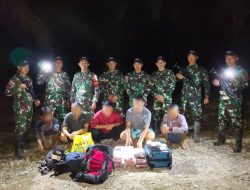 Jelang Purna Tugas, Satgas Yonarmed 16/TK Amankan 2 WNA Malaysia dan 3 WNI Saat Upaya Selundupkan Sabu 25,4 Kilogram