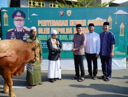 Polda Kalbar dan Polres Jajaran Salurkan 135 Ekor Sapi dan 134 Ekor Kambing pada Idul Adha 1445 H