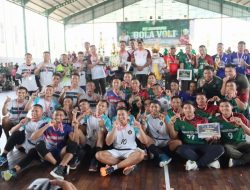 Pangdam Tanjungpura Serahkan Piala dan Hadiah Kejuaraan Bola Voli HUT ke-66 Kodam XII/Tpr