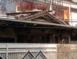 Kebakaran Rumah Warga di Jalan  Bendi Raya Kebayoran Lama Jakarta Selatan