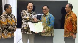 BUPATI ADE TERIMA PENYERAHAN HIBAH BMN HASIL PERAMPASAN NEGARA DARI KPK RI KEPADA PEMDA KAB. TASIKMALAYA