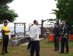 Pj Bupati Subang bersama Forkopimda Melakukan Penanaman Pohon di Bukit Pamoyanan